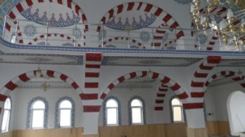 Alaplı K&uuml;&ccedil;&uuml;kkaymaz k&ouml;y&uuml; Camisi ibadete hazır