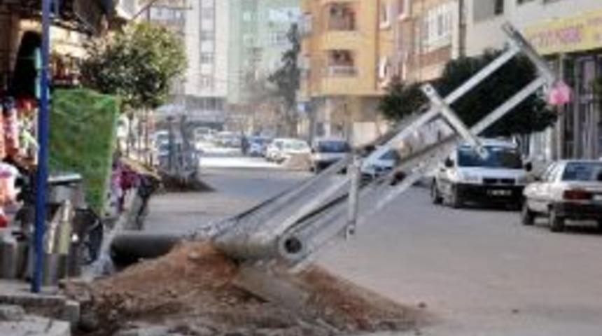 Elektrik Direkleri Can G&uuml;venliğini Tehdit Ediyor