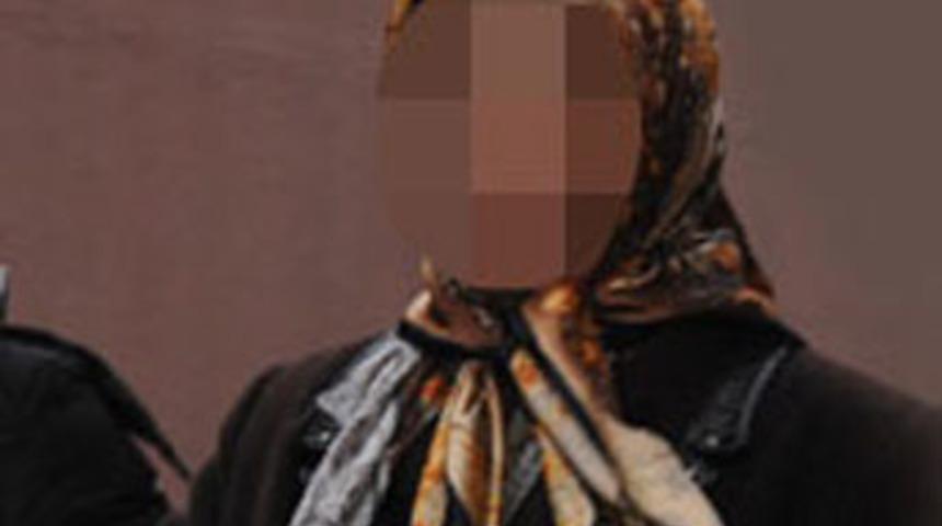 Sevgilisiyle birlikte kocasını &ouml;ld&uuml;rmek i&ccedil;in katil tuttu