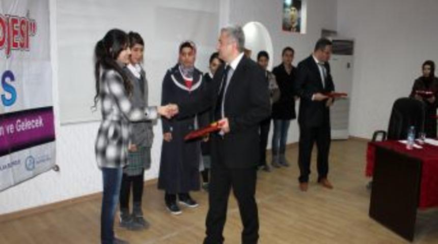 Kaymakam Niyazi, &Ouml;ğrencilere Başarılı Olmanın Yollarını Anlattı