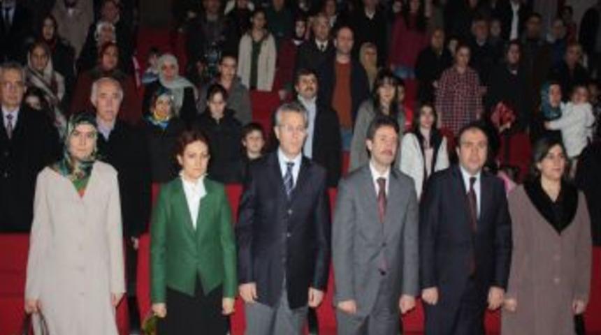 &Ouml;zel İpek Koleji &Ouml;ğrencilerinin G&ouml;sterisi B&uuml;y&uuml;k Beğeni Topladı