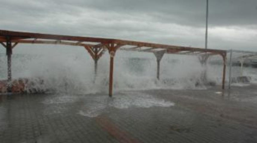 Lodos Tekirdağ'da Hayatı Olumsuz Etkiledi