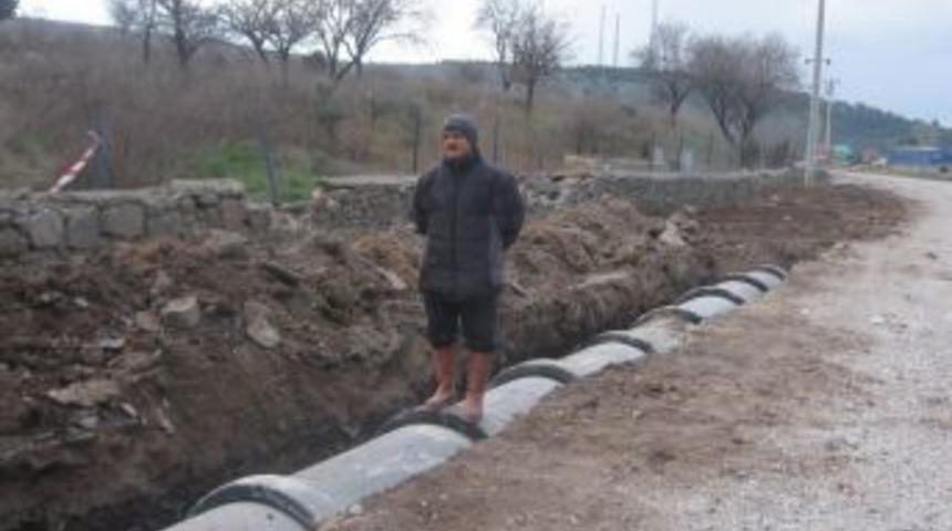 Ezine&rsquo;de Yağmur Suyu Hattı Yenileniyor