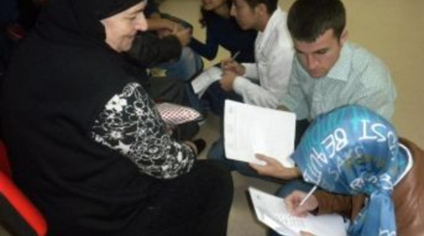 &Ouml;ğrencilere Toplum Hizmetine Dayalı Mesleki Farkındalık Eğitimleri Verildi