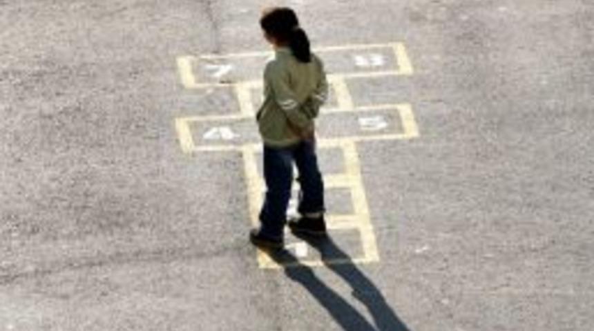 Başakşehir'de Okul Bah&ccedil;elerine Geleneksel Oyun Alanları Yapılacak