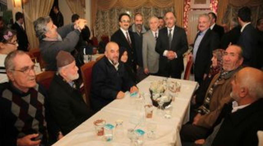 G&uuml;ng&ouml;ren'de Kurulan 'Geleneksel Hac Sofrası' Hacıları Bir Araya Getirdi