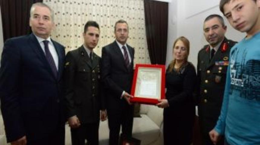 Şehit Astsubayın Ailesine Şehadet Belgesi Verildi