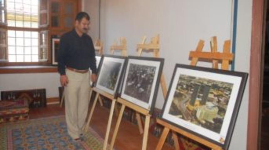 Karaman'da Tarihi Konakta Siyah Beyaz Resim Sergisi