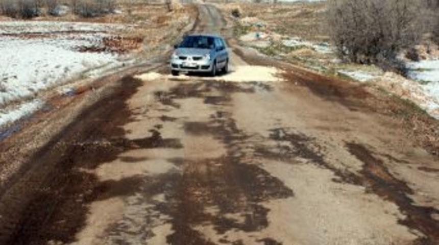 Savurlulardan 'bozuk Yol' Tepkisi