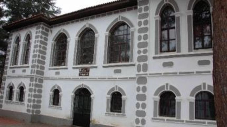 Okulu M&uuml;zeye D&ouml;n&uuml;şt&uuml;rd&uuml;ler Ancak Ziyaret Eden Yok