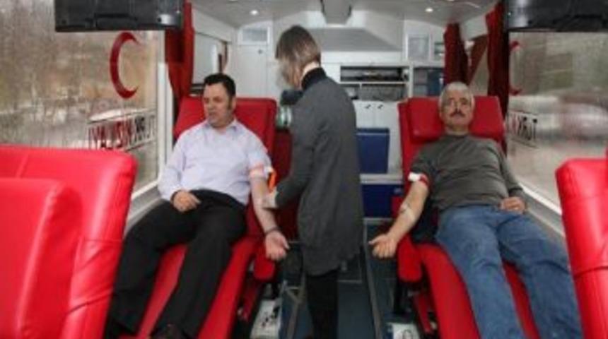 Tarım &Ccedil;alışanlarından Kan Bağışı