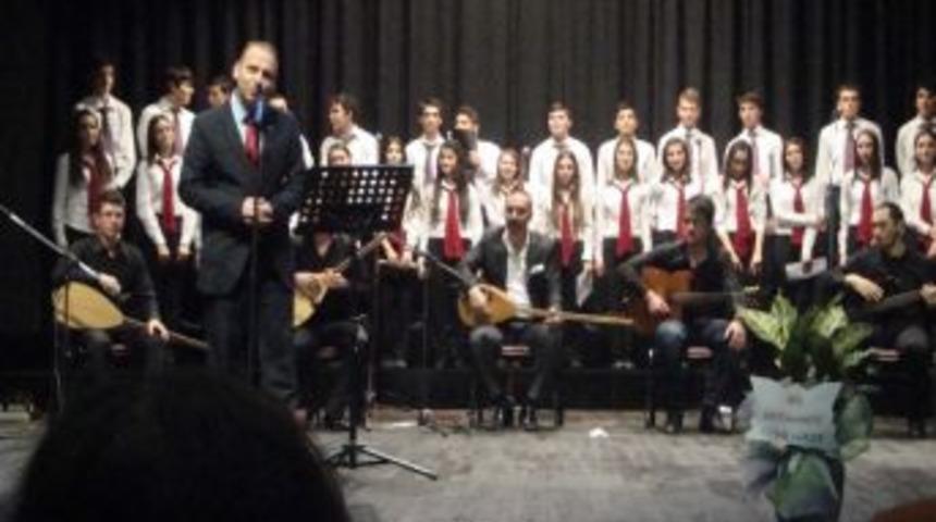 Trabzon Sosyal Bilimler Lisesi Neşet Ertaş’ı Türkülerle Andı