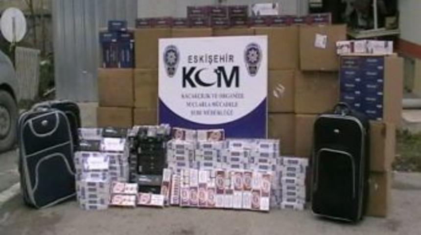 Valizle Sigara Ka&ccedil;ak&ccedil;ılığı Polise Takıldı: 5 G&ouml;zaltı