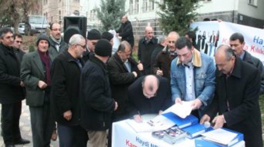 Nevşehir&rsquo;de Kamuda Kıyafet &Ouml;zg&uuml;rl&uuml;ğ&uuml; I&ccedil;in Imza Kampanyası Başladı