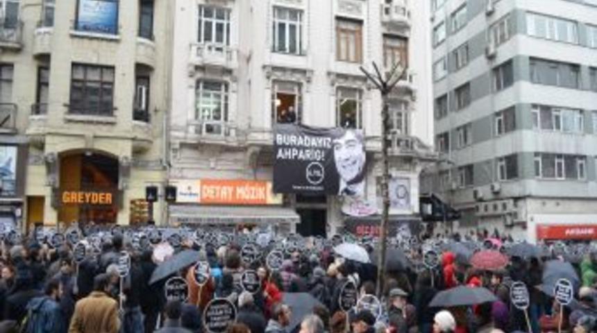 Sevenleri Hrant Dink'i Anıyor