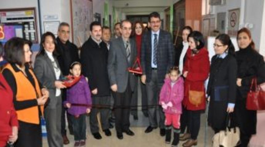 Kent Konseyi Okulları S&uuml;sl&uuml;yor