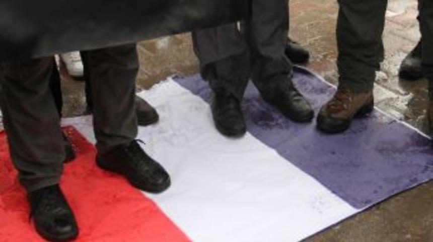 Fransa B&uuml;y&uuml;kel&ccedil;iliği &Ouml;n&uuml;nde &ldquo;mali&rdquo; Protestosu