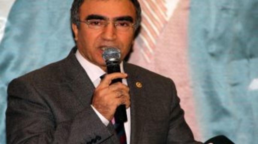 Mhp&rsquo;li &Ouml;zt&uuml;rk: &ldquo;iktidar &Ouml;mr&uuml;n&uuml; Uzatmak İ&ccedil;in Yeni Anayasa İstiyor&rdquo;