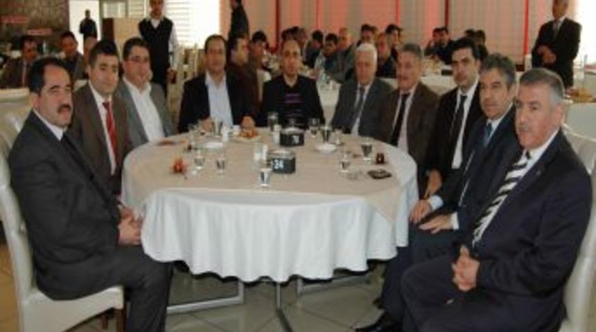 Adana Ticaret Borsası Başkanı Muammer &Ccedil;alışkan Tarsus&rsquo;ta Tecr&uuml;belerini Anlattı