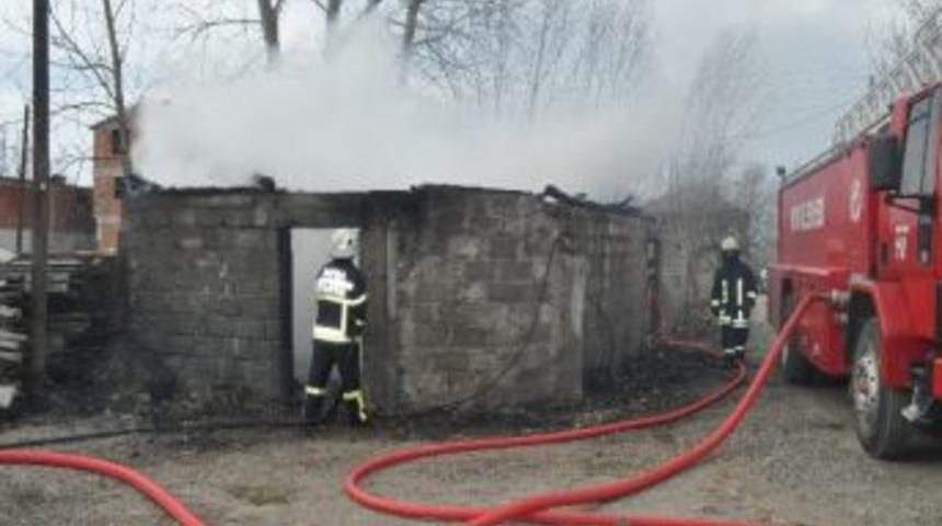 Bafra&rsquo;da Odunluk Yangını