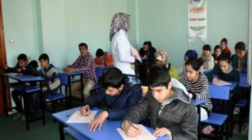 MİKAD Okuma Salonu Öğrencileri Seviye Tespit Sınavında Ter Döktü