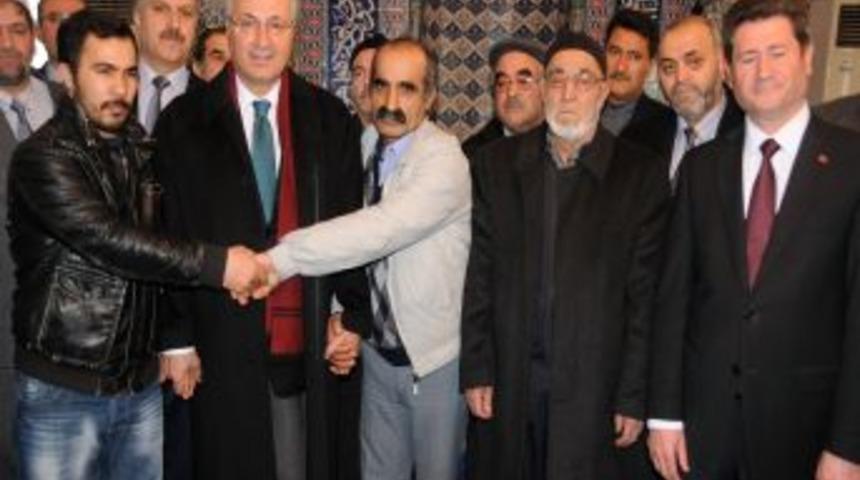 Manisa'da Cinayet Sebebiyle Kavgalı Olan Iki Doğulu Aile Barıştırıldı