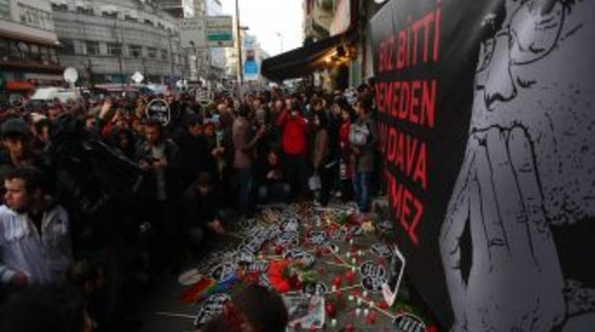 Hrant Dink'i Yağmur Altında Andılar