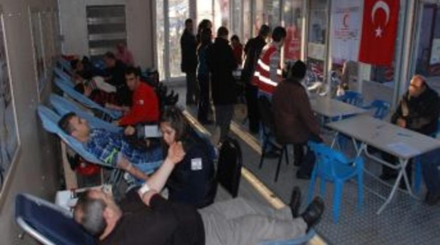 Besni'de Kan Bağışı Kampanyası D&uuml;zenlendi