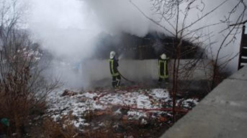 Tosya'da Yangın Meydana Geldi