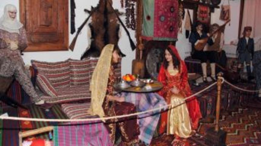 Ev Hanımlarının Yaptığı El Sanatları Ürünler Turizme Kazandırılacak