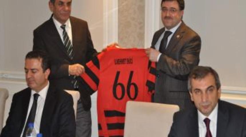 Ak Parti'li Başer: Türkiye’de Başarılı Sporculara AK Parti Sahip Çıktı