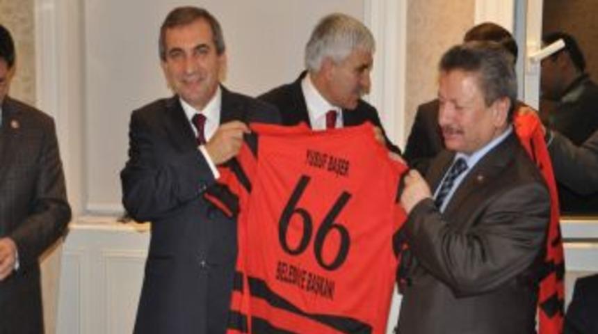 Vali Yazıcı: İnsanlar, Kendi K&uuml;lt&uuml;r Ve Değerlerini Korumalı Ve Sahip &Ccedil;ıkmalı