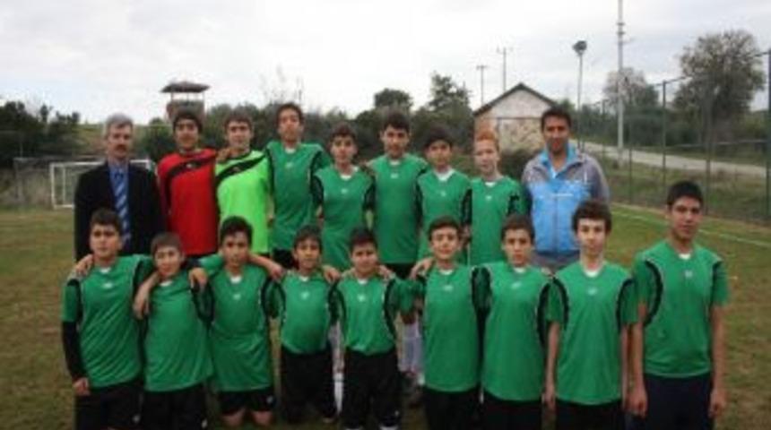 Toros Ortaokulu Antalya'da &Ccedil;eyrek Finale Y&uuml;kseldi