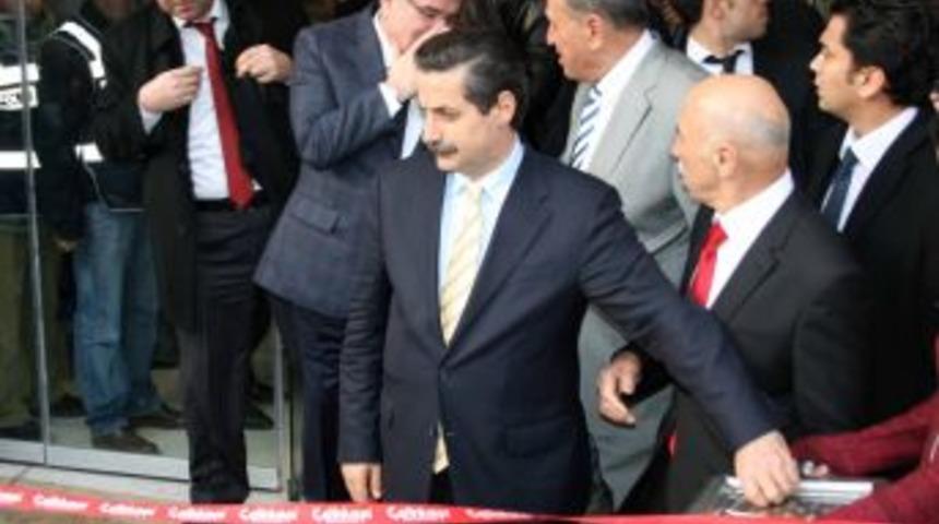 Bakan &Ccedil;elik: D&uuml;nyada Işsizlik Artıyor, Ama Bizde D&uuml;ş&uuml;yor