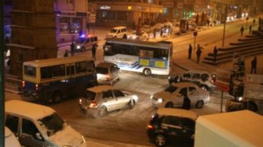 Yozgat&rsquo;ta Kar Yağışı Hayatı Olumsuz Etkiledi