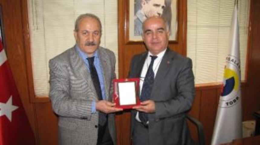 Nazilli Ticaret Odası Başkanı Tacettin Pirin&ccedil;&rsquo;e Plaket