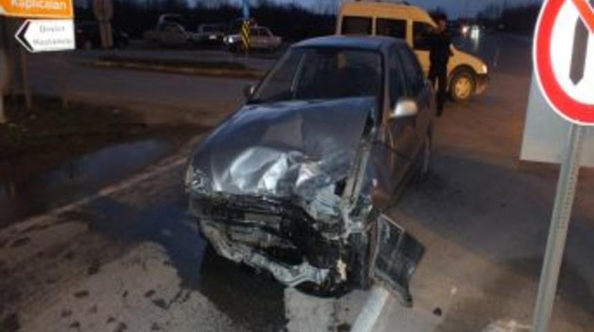 Akyazı'da Trafik Kazası: 7 Yaralı