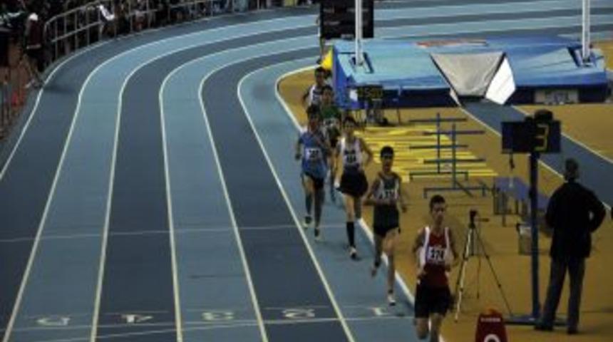 T&uuml;rkiye Yıldızlar Salon Atletizm Şampiyonası 5 Rekorla Başladı