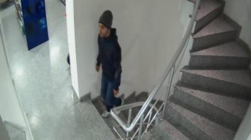 İki G&uuml;n Arayla Işyerlerinden Hırsızlık Yapan Şahıs G&uuml;venlik Kamerasında