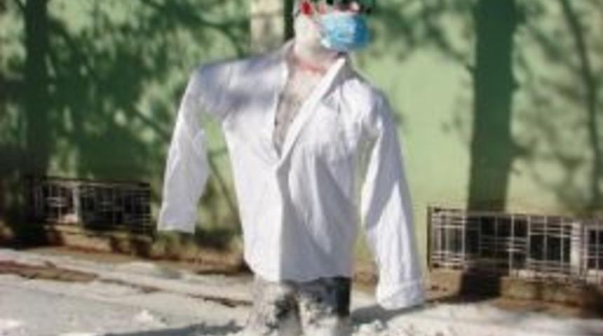 Bu Da Hasta Kardan Adam