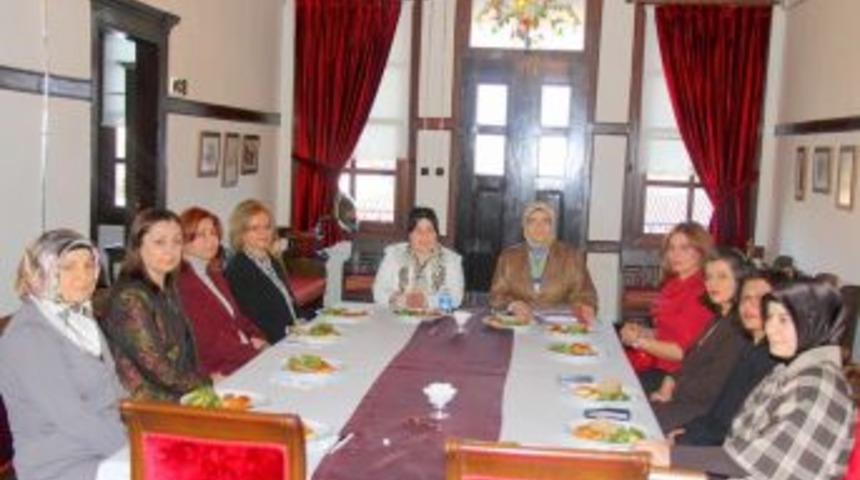 G&ouml;n&uuml;l el&ccedil;ileri &ccedil;alışma ekibi toplantılarına devam ediyor