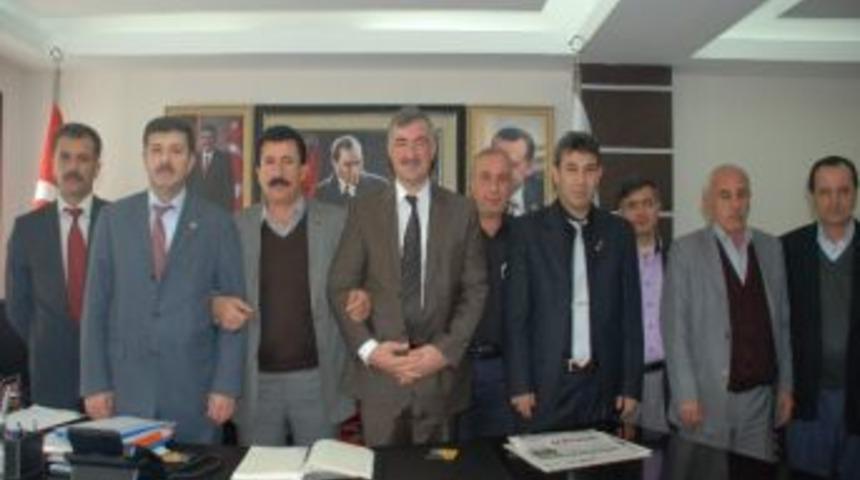 H&uuml;seyin Akdeniz Kahta'da Ziyaretlerde Bulundu