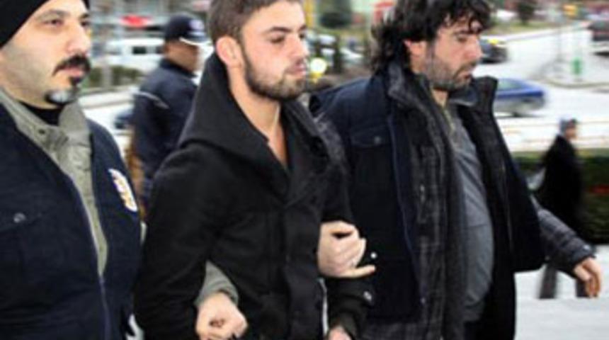 Tacizcisini &ouml;ld&uuml;rd&uuml;!