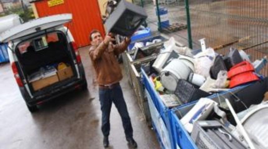 E-atıklar Ev Ve İşyerlerinden Toplanıyor