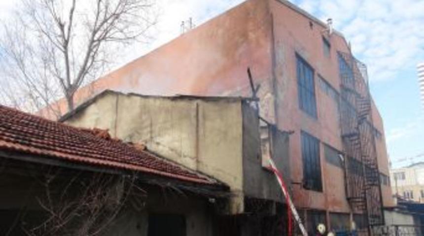 Metruk Binadaki Yangın Korkuttu