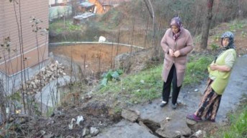 Evleri Kayan Aileler, &Ouml;l&uuml;m Korkusuyla Yaşıyor