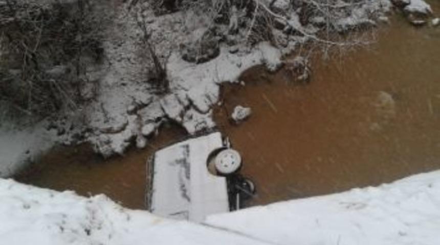 Minib&uuml;s K&ouml;pr&uuml;den Dereye U&ccedil;tu: 6 Yaralı