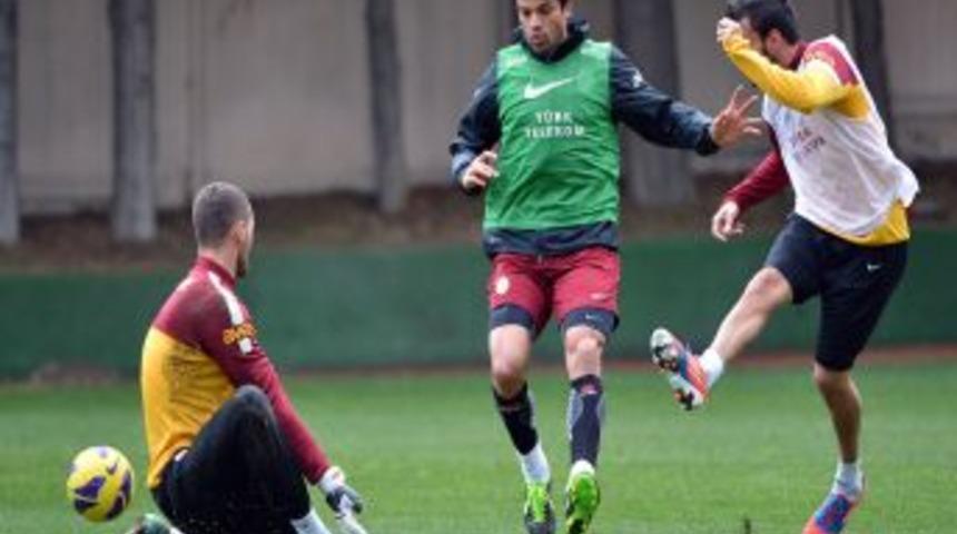 G&uuml;n&uuml; Izinli Ge&ccedil;iren Galatasaray, Beşiktaş I&ccedil;in Yarın Topbaşı Yapacak