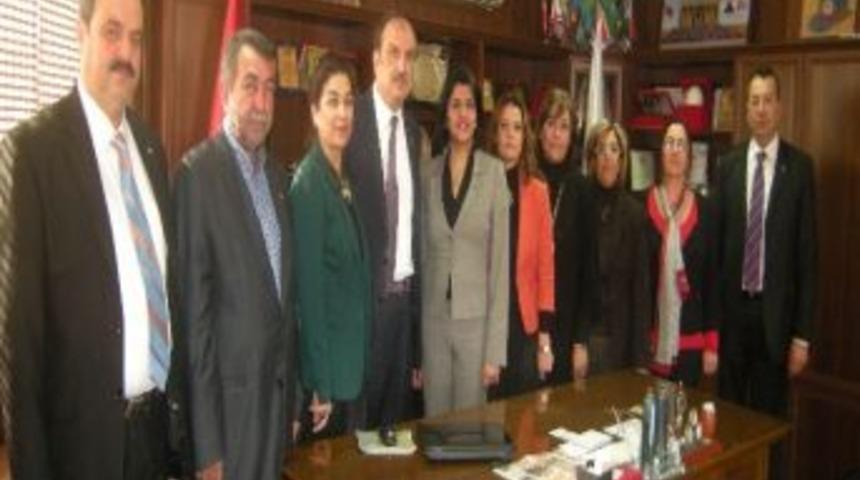 &Ouml;zden: "meclisinde Kadın &Uuml;ye Yoksa O Kurum Tuhaf Karşılanır"