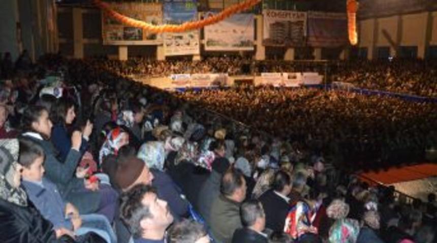 Kutlu Doğum Coşkusu Salona Sığmadı